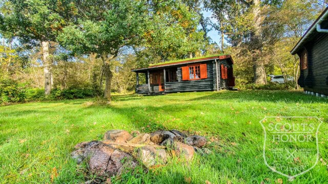 skovhytte landsted strand bjælker location denmark scoutshonor 13