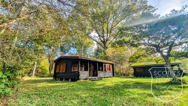 skovhytte landsted strand bjælker location denmark scoutshonor 17