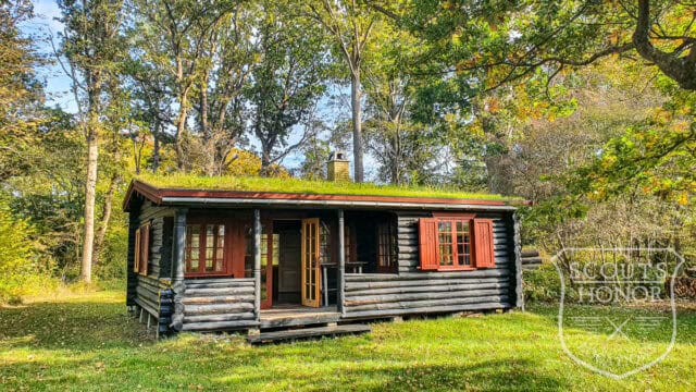 skovhytte landsted strand bjælker location denmark scoutshonor 18