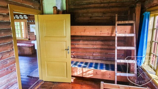 skovhytte landsted strand bjælker location denmark scoutshonor 19