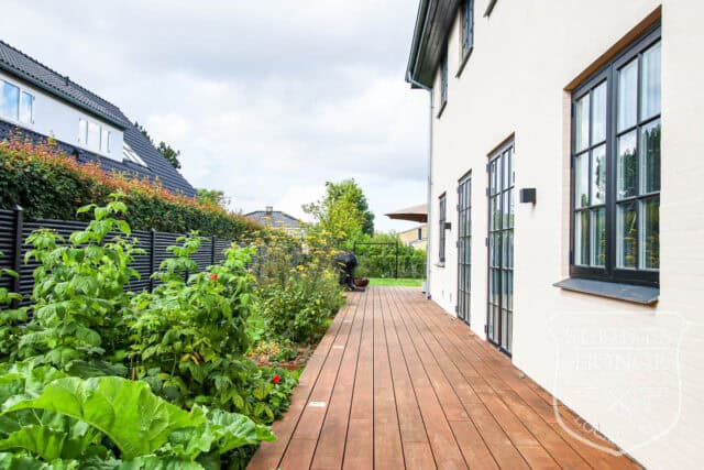hellerup moderne funkisvilla udendørs lounge location denmark scoutshonor 14