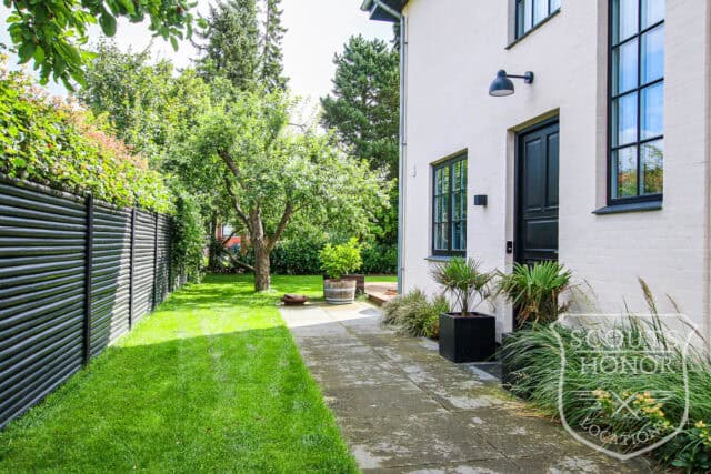 hellerup moderne funkisvilla udendørs lounge location denmark scoutshonor 21