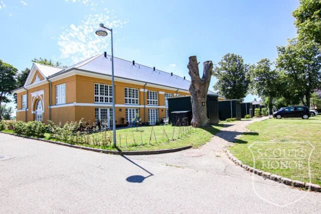 rækkehus værløse istandsat højt til loftet interiør location denmark scoutshonor 04