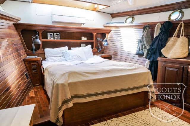 husbåd historisk yacht træbeklædning soldæk location denmark scoutshonor 08