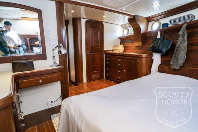 husbåd historisk yacht træbeklædning soldæk location denmark scoutshonor 10