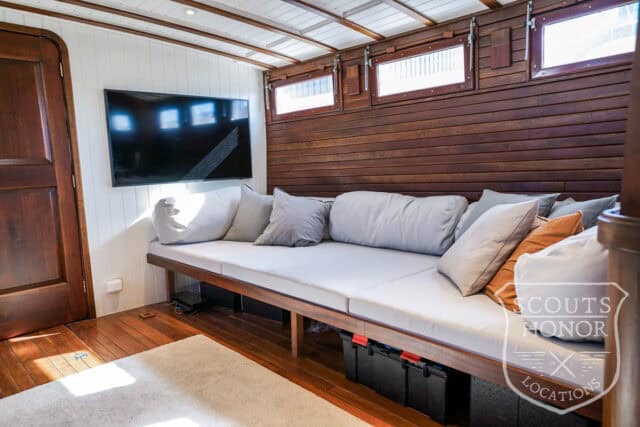 husbåd historisk yacht træbeklædning soldæk location denmark scoutshonor 22
