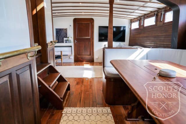 husbåd historisk yacht træbeklædning soldæk location denmark scoutshonor 25