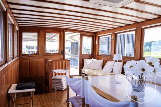 husbåd historisk yacht træbeklædning soldæk location denmark scoutshonor 32