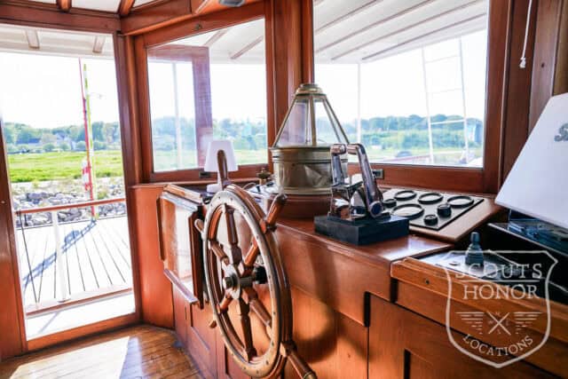 husbåd historisk yacht træbeklædning soldæk location denmark scoutshonor 36