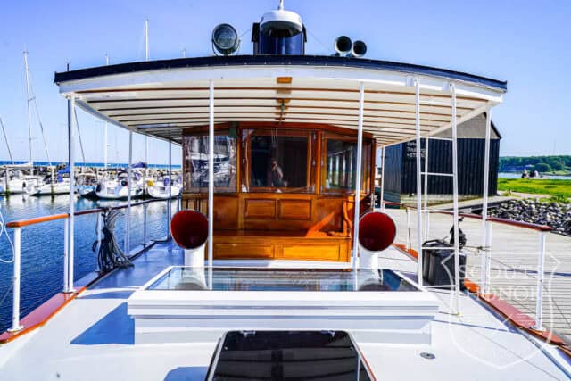 husbåd historisk yacht træbeklædning soldæk location denmark scoutshonor 41