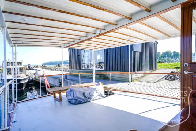 husbåd historisk yacht træbeklædning soldæk location denmark scoutshonor 43