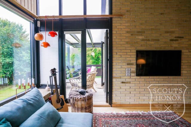 arkitekttegnet gule mursten retro originale detaljer location denmark scoutshonor 79