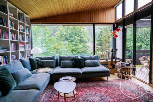 arkitekttegnet gule mursten retro originale detaljer location denmark scoutshonor 80