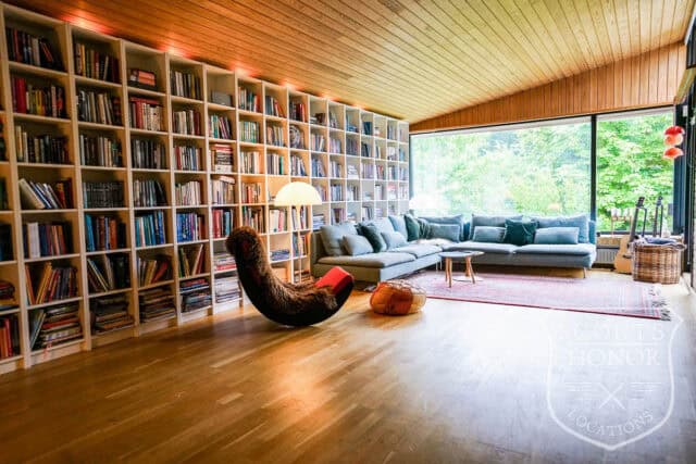 arkitekttegnet gule mursten retro originale detaljer location denmark scoutshonor 82