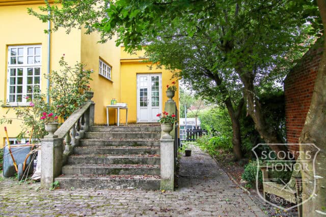 frederiksberg villa herskabelig stuk have location denmark scoutshonor 10