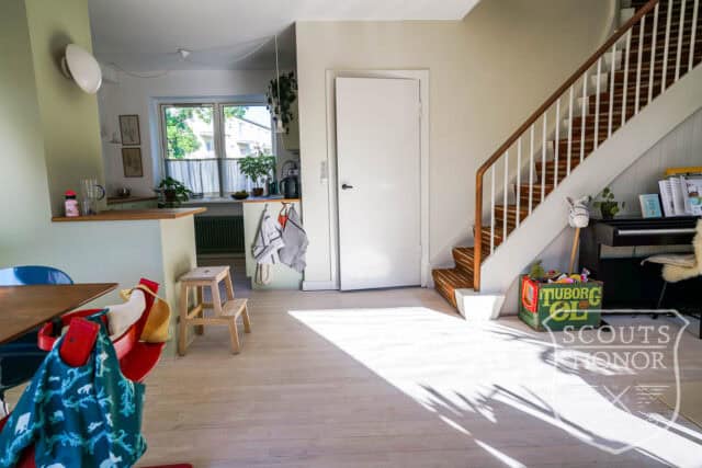 vanløse rækkehus retro grønt køkken location denmark scoutshonor 54
