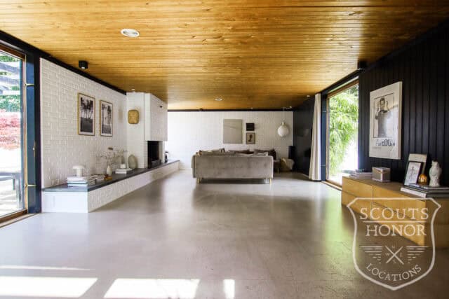 arkitekttegnet 50'erne udendørs lounge udekøkken location denmark scoutshonor 60