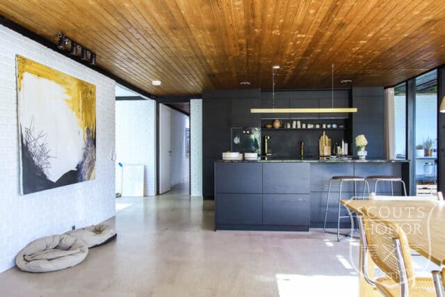arkitekttegnet 50'erne udendørs lounge udekøkken location denmark scoutshonor 72
