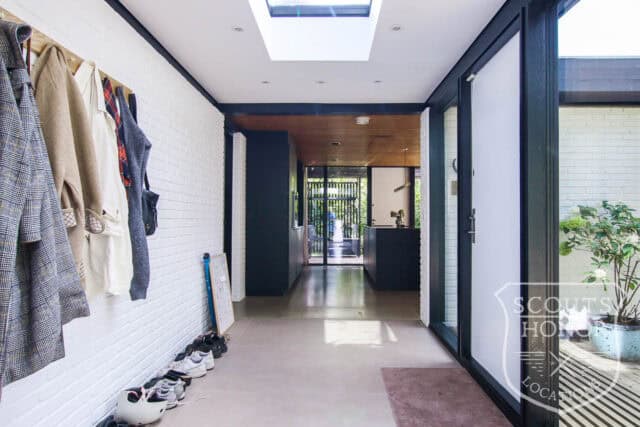 arkitekttegnet 50'erne udendørs lounge udekøkken location denmark scoutshonor 75