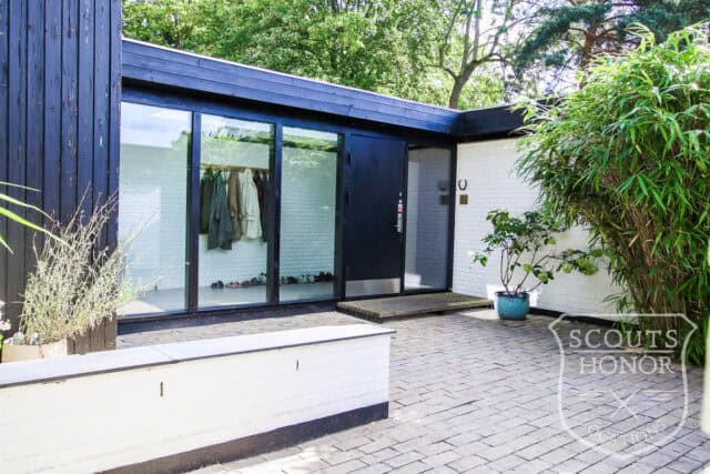 arkitekttegnet 50'erne udendørs lounge udekøkken location denmark scoutshonor 79