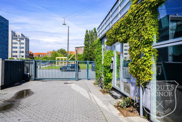 stuelejlighed tidligere fabrik new yorker store vinduer location denmark scoutshonor 02