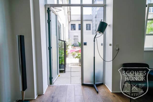 stuelejlighed tidligere fabrik new yorker store vinduer location denmark scoutshonor 11