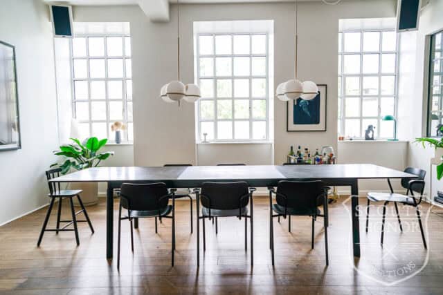 stuelejlighed tidligere fabrik new yorker store vinduer location denmark scoutshonor 44