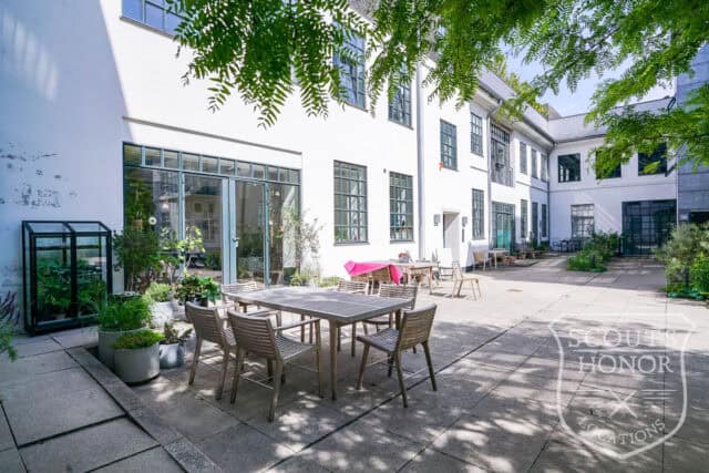 stuelejlighed tidligere fabrik new yorker store vinduer location denmark scoutshonor 7