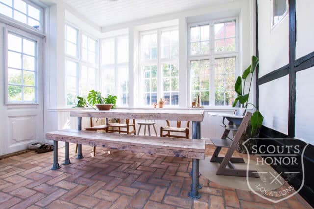 bindingsværk dansk design stilfuld snedkerkøkken location denmark scoutshonor 41