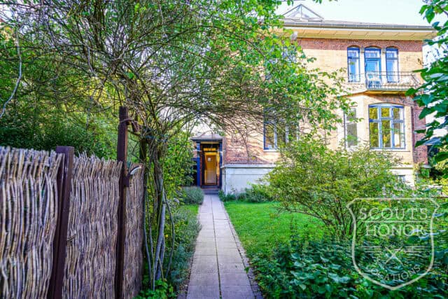 villa wooden kitchen original details garden location denmark scoutshonor 06