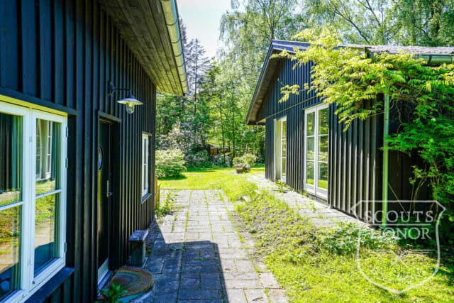 sommerhus landsted privat sø idyl hønsehus location denmark scoutshonor 021