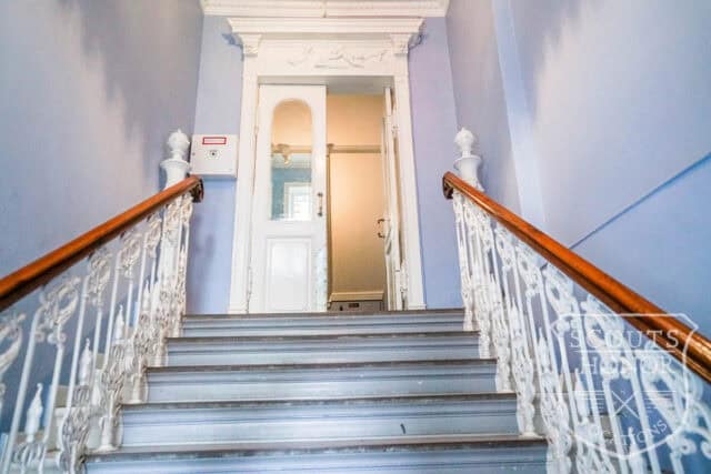 villa apartment classic ground floor wooden kitchen location denmark scoutshonor 04
