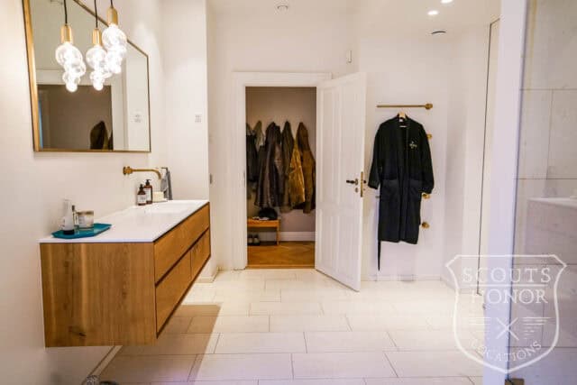villa apartment classic ground floor wooden kitchen location denmark scoutshonor 10
