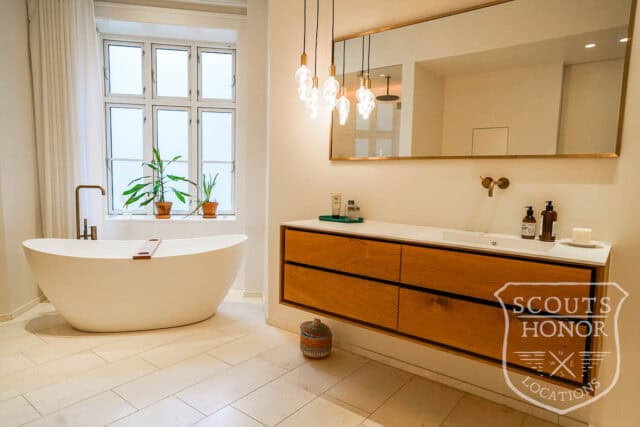 villa apartment classic ground floor wooden kitchen location denmark scoutshonor 14