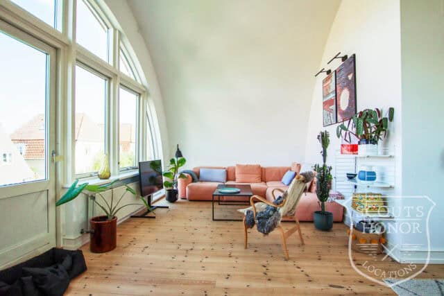 villa bindingsværk snedkerkøkken trappe i træ location denmark scoutshonor 21