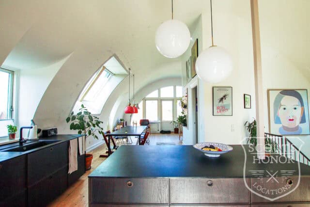villa bindingsværk snedkerkøkken trappe i træ location denmark scoutshonor 24