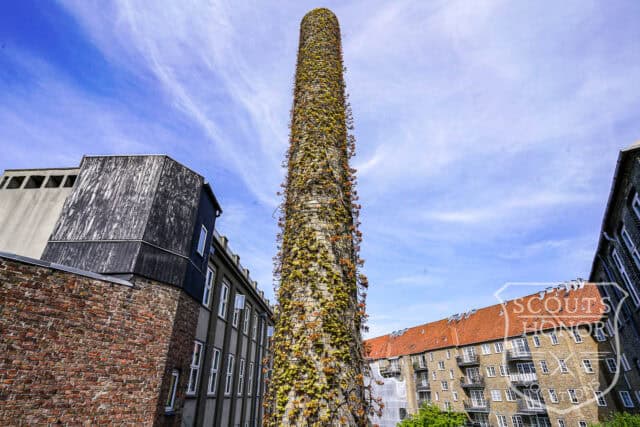 apartment boheme blue kitchen park view Østerbro location denmark scoutshonor 12