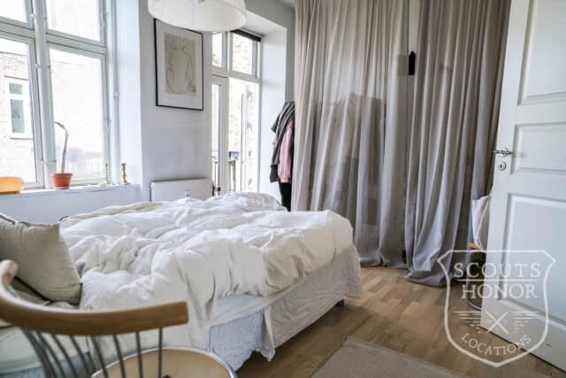 apartment boheme blue kitchen park view Østerbro location denmark scoutshonor 18
