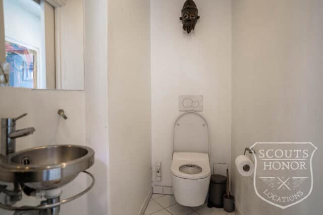 apartment boheme blue kitchen park view Østerbro location denmark scoutshonor 22