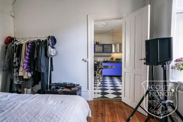 apartment boheme blue kitchen park view Østerbro location denmark scoutshonor 25