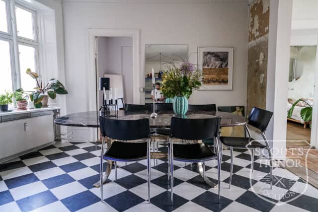 apartment boheme blue kitchen park view Østerbro location denmark scoutshonor 37