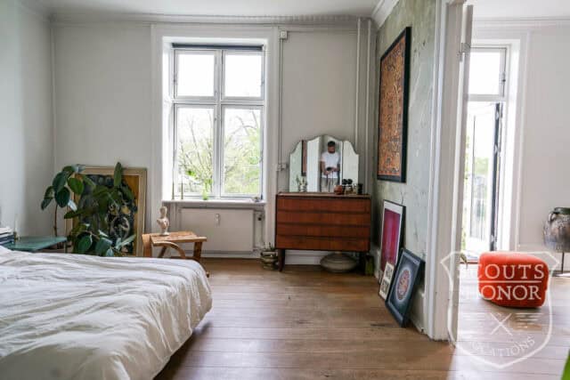 apartment boheme blue kitchen park view Østerbro location denmark scoutshonor 46