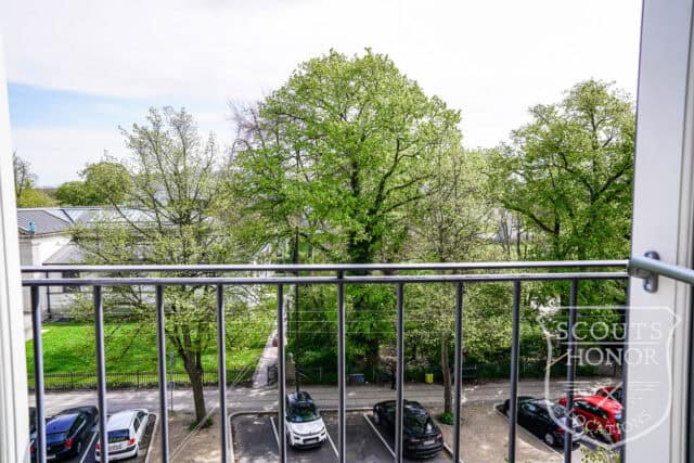 apartment boheme blue kitchen park view Østerbro location denmark scoutshonor 51