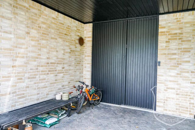 parcelhus snedkerkøkken badeværelse med udsigt stilfuld location denmark scoutshonor 09