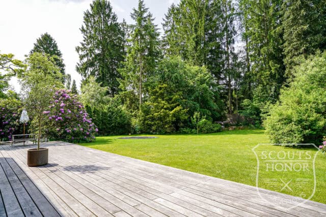 parcelhus snedkerkøkken badeværelse med udsigt stilfuld location denmark scoutshonor 19