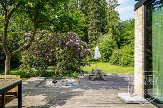 parcelhus snedkerkøkken badeværelse med udsigt stilfuld location denmark scoutshonor 21