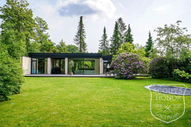 parcelhus snedkerkøkken badeværelse med udsigt stilfuld location denmark scoutshonor 25