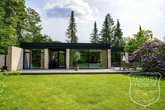 parcelhus snedkerkøkken badeværelse med udsigt stilfuld location denmark scoutshonor 26