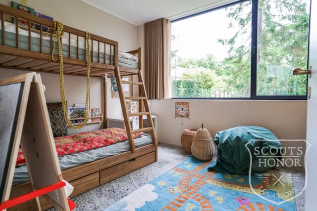 parcelhus snedkerkøkken badeværelse med udsigt stilfuld location denmark scoutshonor 34