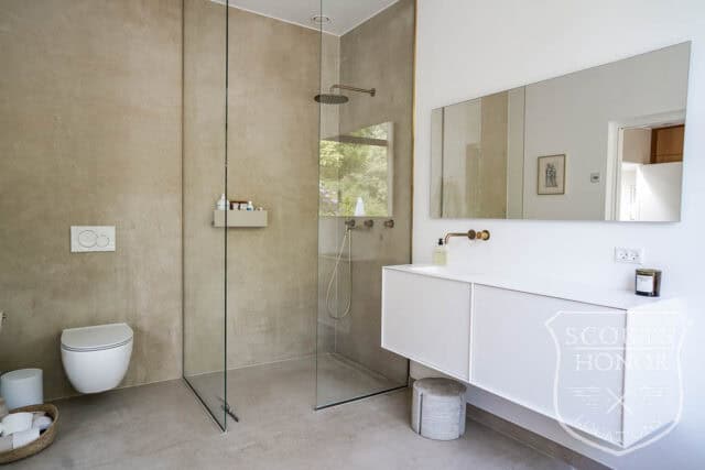 parcelhus snedkerkøkken badeværelse med udsigt stilfuld location denmark scoutshonor 38